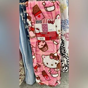 BNWT Hello Kitty Love You Much Silk Plush Throw
